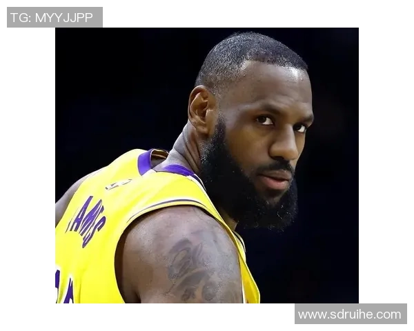 詹姆斯创历史新纪录成首位4万分1万板1万助球员震撼全场